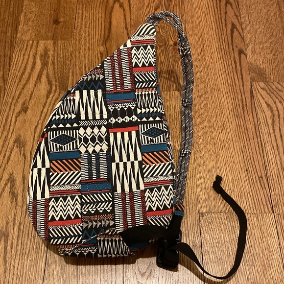 KAVU Original Rope Bag Sling Pack with Adjustable Rope Shoulder Strap - Picture 2 of 5